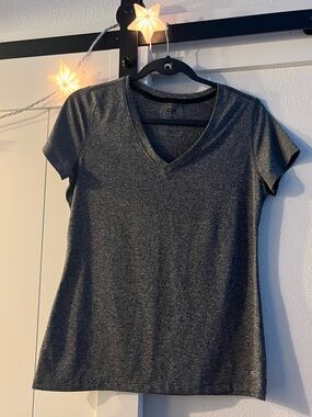 Champion Charcoal Gray V-Neck Short Sleeve Tee (M)